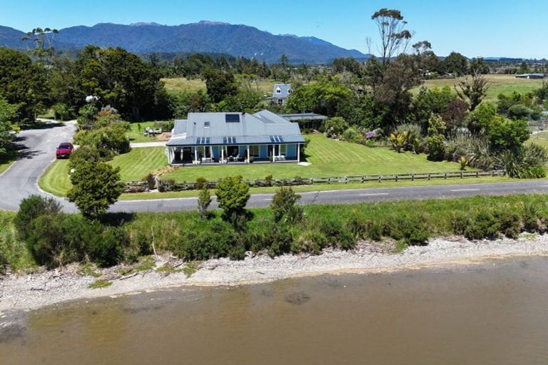 Photo of property in 134 Snodgrass Road, Westport, 7892