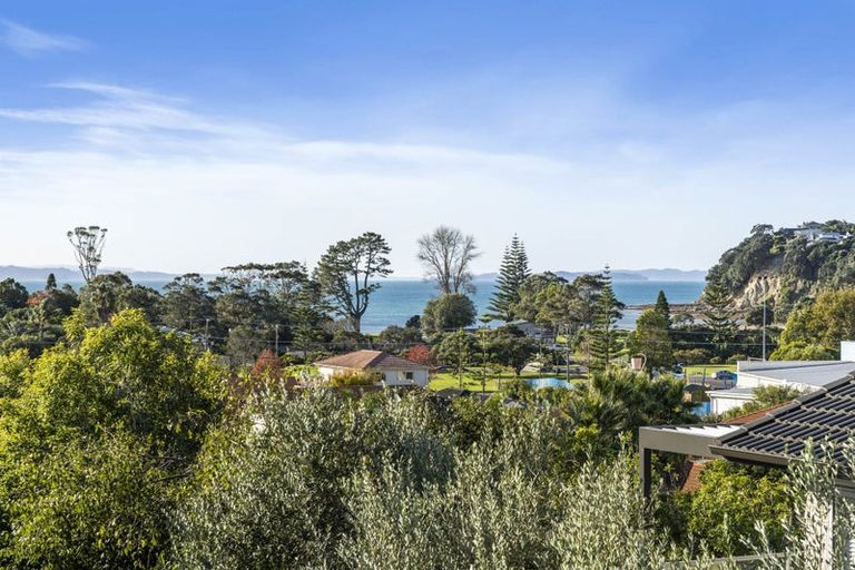 Photo of property in 33b Kauri Road, Stanmore Bay, Whangaparaoa, 0932