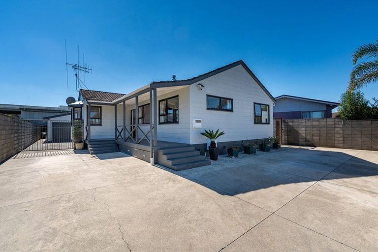Photo of property in 18 Jasmine Avenue, Dinsdale, Hamilton, 3204