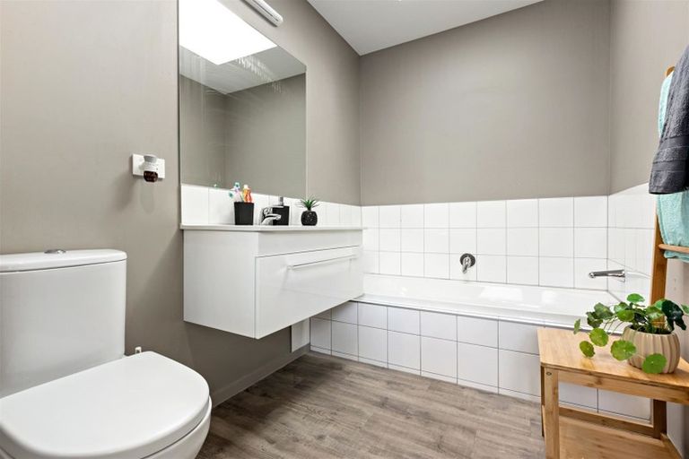 Photo of property in 8 Hope Avenue, Lake Hayes, Queenstown, 9304