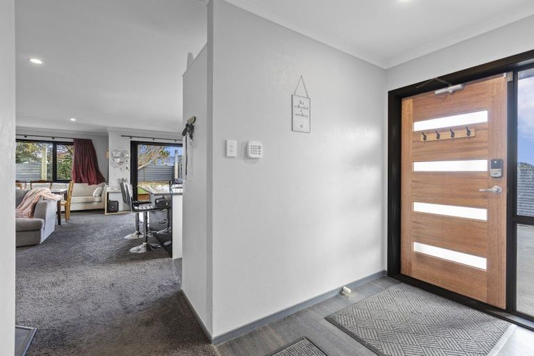 Photo of property in 15a Carthew Street, Okato, 4335