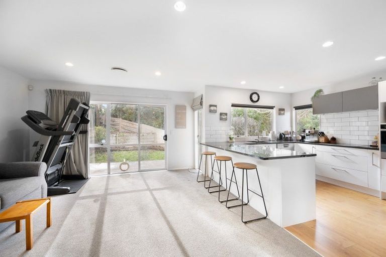 Photo of property in 20 Longmont Terrace, Churton Park, Wellington, 6037