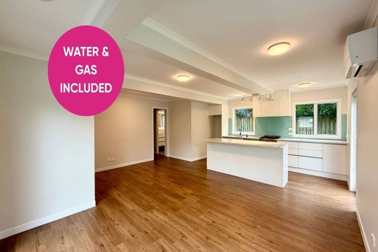 Photo of property in 2/38 Tramway Road, Beach Haven, Auckland, 0626