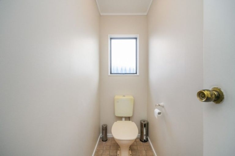 Photo of property in 99 Hillcrest Drive, Kelvin Grove, Palmerston North, 4414