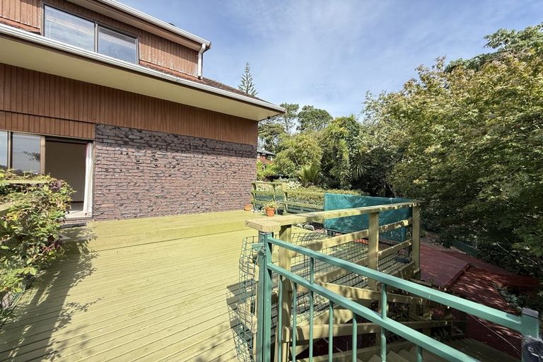 Photo of property in 11 Hebe Place, Birkenhead, Auckland, 0626