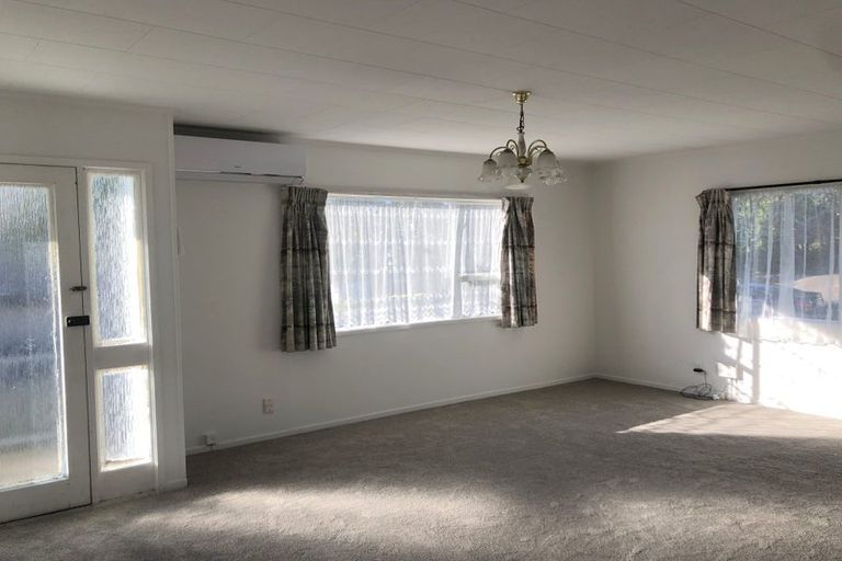 Photo of property in 26 Santiago Crescent, Unsworth Heights, Auckland, 0632