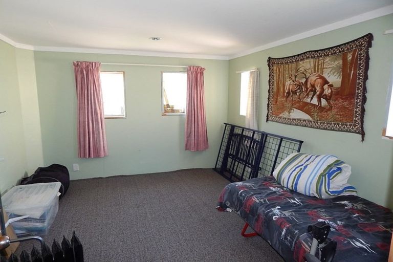 Photo of property in 13 Russell Street, Westport, 7825