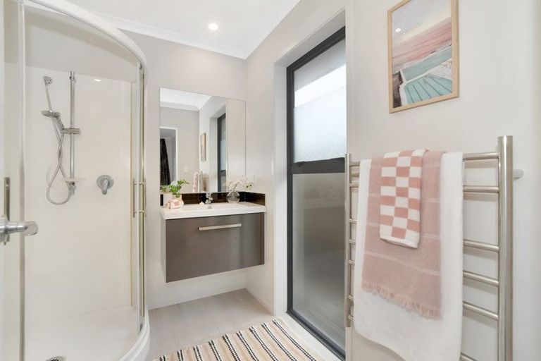 Photo of property in 9 Hiria Crescent, Papamoa Beach, Papamoa, 3118