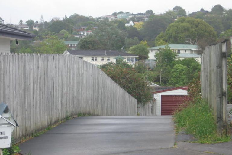 Photo of property in 2/16 Leiden Place, Totara Vale, Auckland, 0629