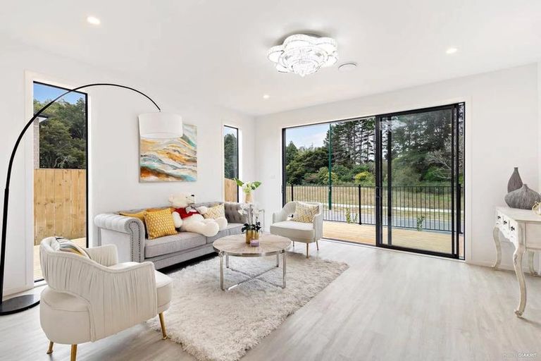 Photo of property in 9 Skanda Crescent, Flat Bush, Auckland, 2019