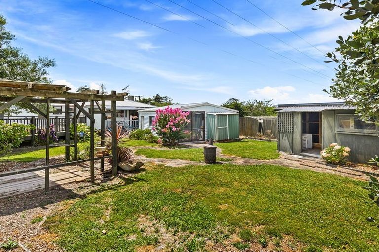 Photo of property in 83 Glen Marine Parade, Glendene, Auckland, 0602