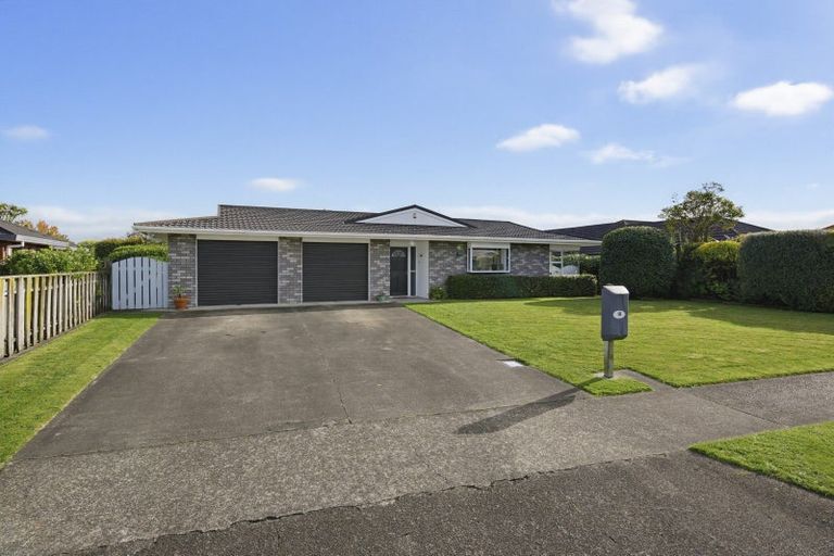 Photo of property in 16 Easton Way, Levin, 5510
