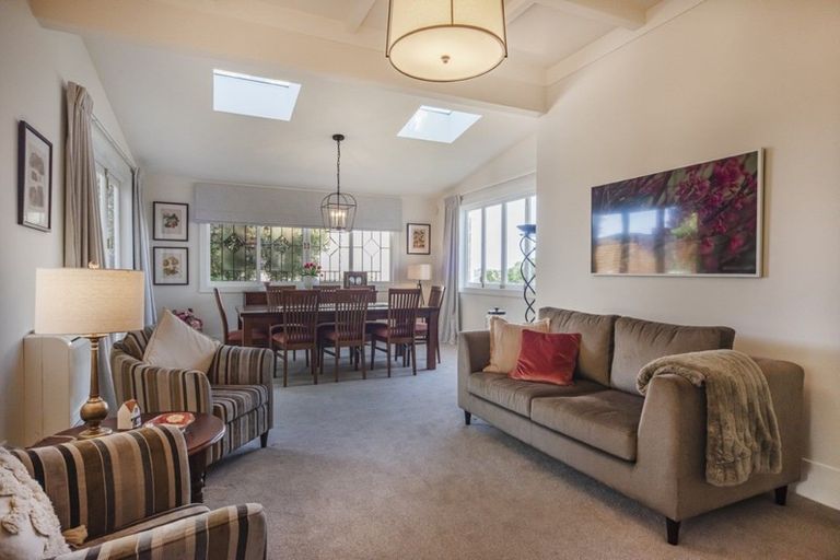 Photo of property in 1a Glen Road, Stanley Point, Auckland, 0624