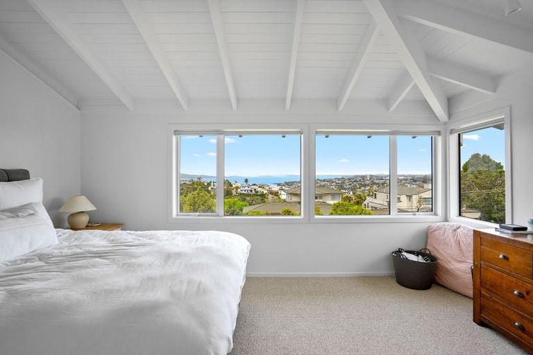 Photo of property in 7 Parr Terrace, Castor Bay, Auckland, 0620