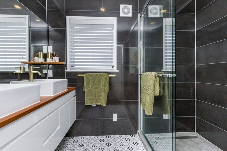 Photo of property in 140 Deep Creek Road, Torbay, Auckland, 0630