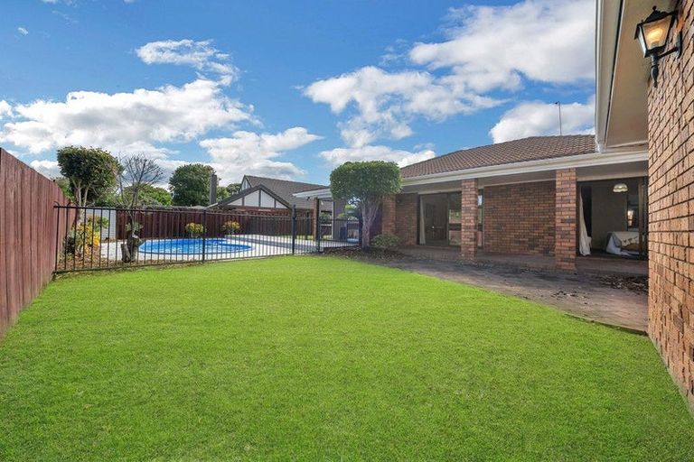 Photo of property in 16 Westholm Way, Pahurehure, Papakura, 2113