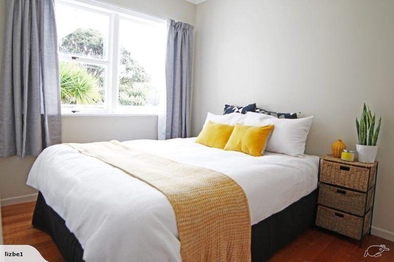 Photo of property in 18 Stanley Road, Glenfield, Auckland, 0629
