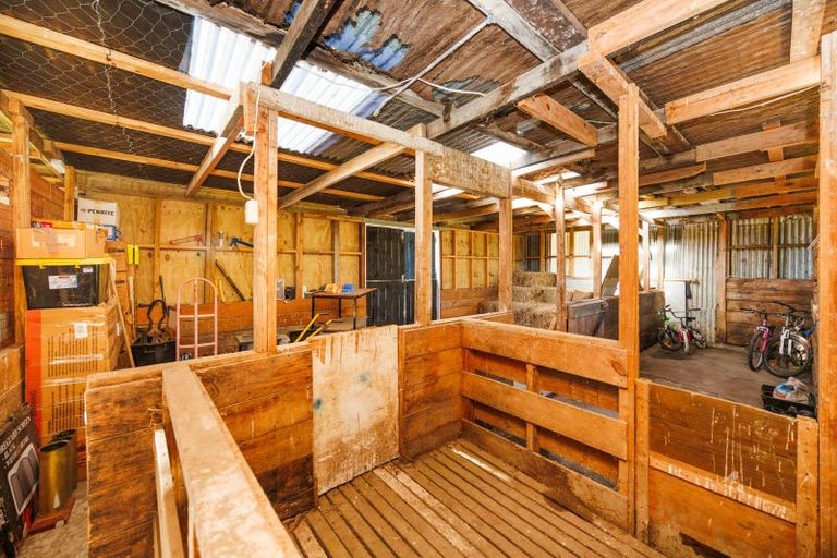 Photo of property in 34 Hazelhurst Line, Kelvin Grove, Palmerston North, 4470