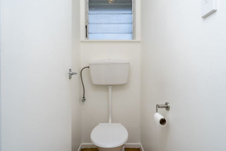 Photo of property in 21 Arlette Place, Massey, Auckland, 0614