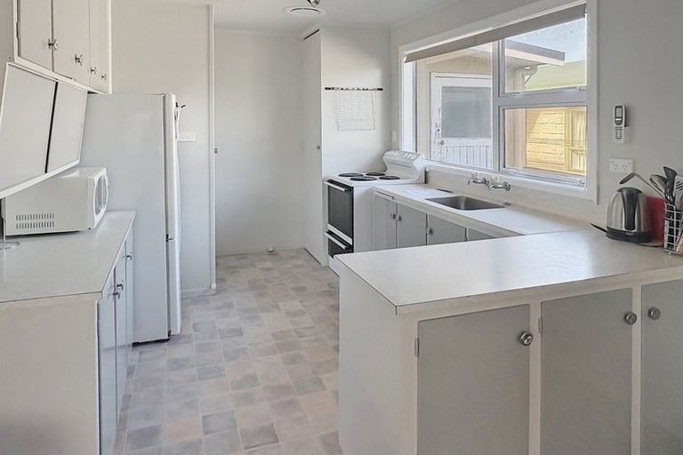 Photo of property in 49 Thomas Place, Foxton Beach, Foxton, 4815