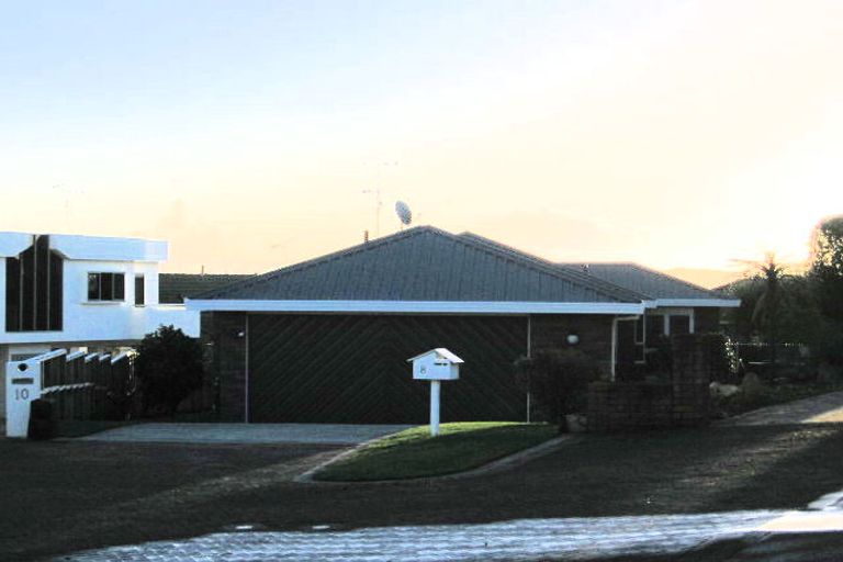 Photo of property in 8 Sunset Close, Western Heights, Hamilton, 3200