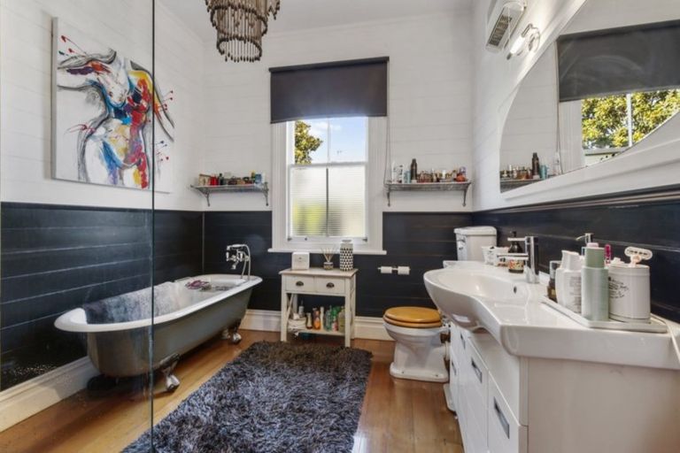 Photo of property in 1 Puriri Road, Pukekohe, 2120