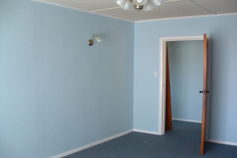 Photo of property in 44 Hindmarsh Street, Johnsonville, Wellington, 6037