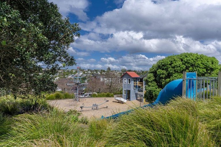 Photo of property in 9 Caldera Drive, Long Bay, Auckland, 0630