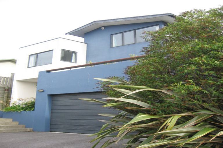 Photo of property in 4 Atamira Close, Churton Park, Wellington, 6037