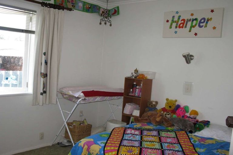 Photo of property in 11 Scott Road, Papakura, 2110
