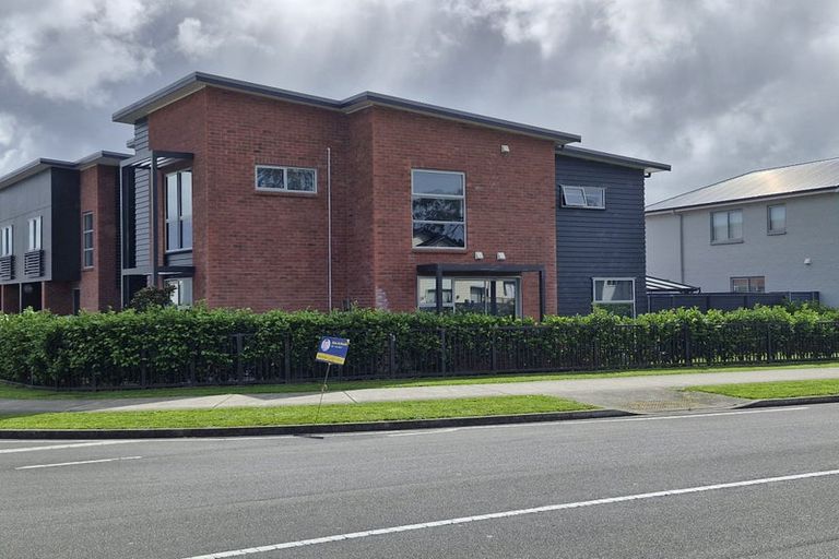 Photo of property in 64 Mettam Drive, Swanson, Auckland, 0614
