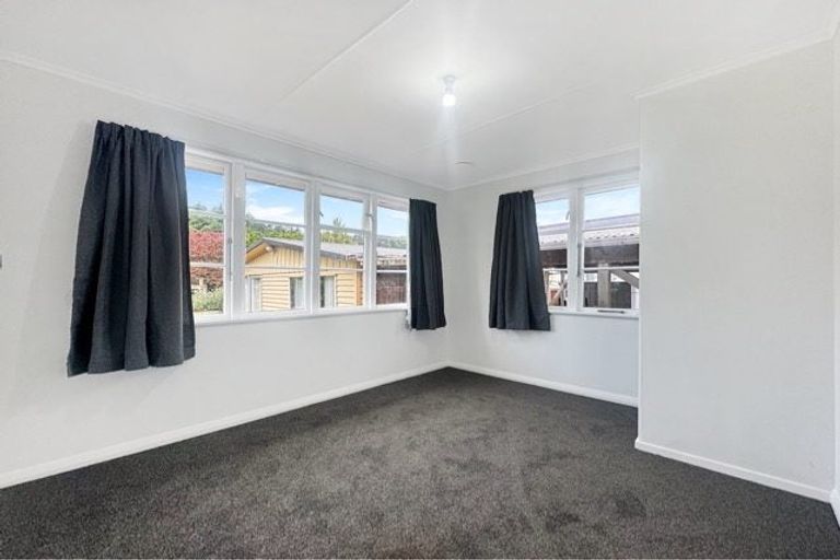Photo of property in 1 Johnston Grove, Taita, Lower Hutt, 5011