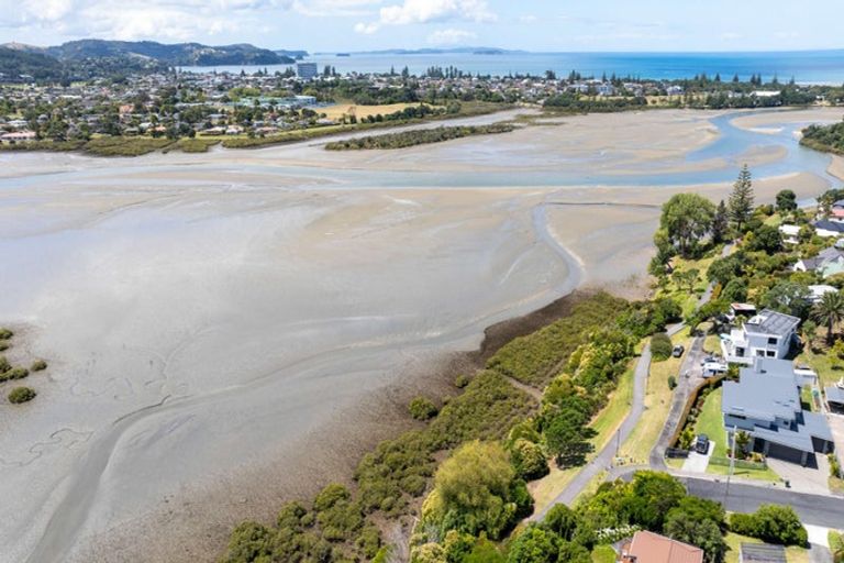 Photo of property in 36 Moffat Road, Red Beach, 0932