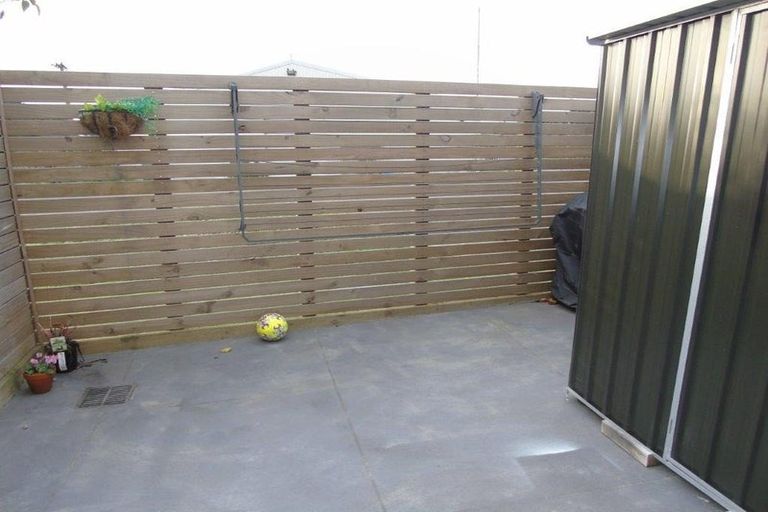 Photo of property in 19/9u Surrey Street, Tawa, Wellington, 5028