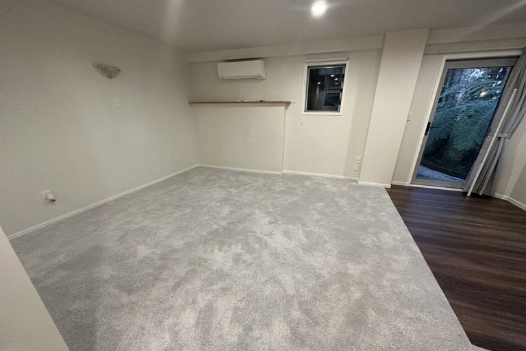 Photo of property in 77e Colwill Road, Massey, Auckland, 0614