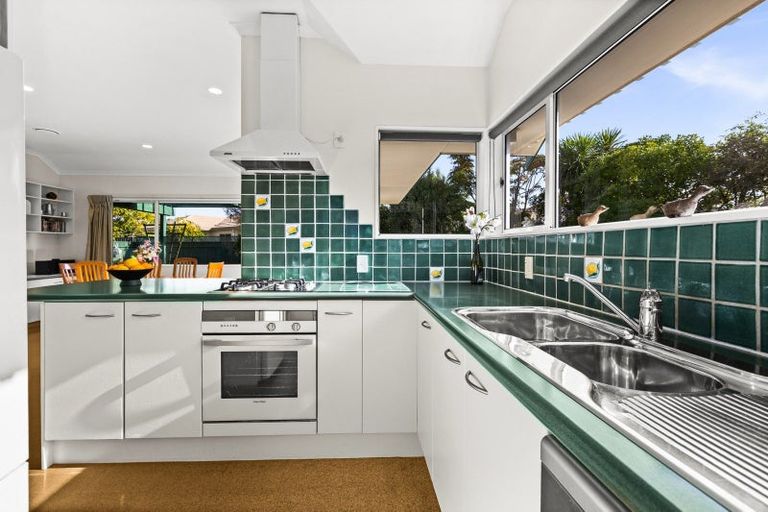 Photo of property in 9 Gresham Place, Taradale, Napier, 4112