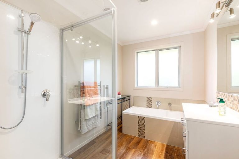 Photo of property in 21 Resolution Drive, Whitby, Porirua, 5024