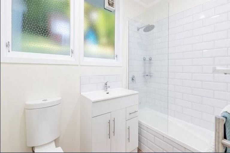 Photo of property in 15 Elmslie Road, Pinehaven, Upper Hutt, 5019