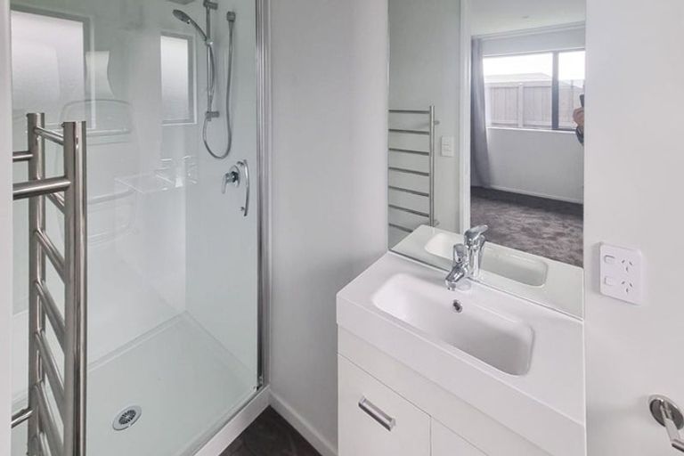 Photo of property in 38 Jean Batten Lane, Rolleston, 7615