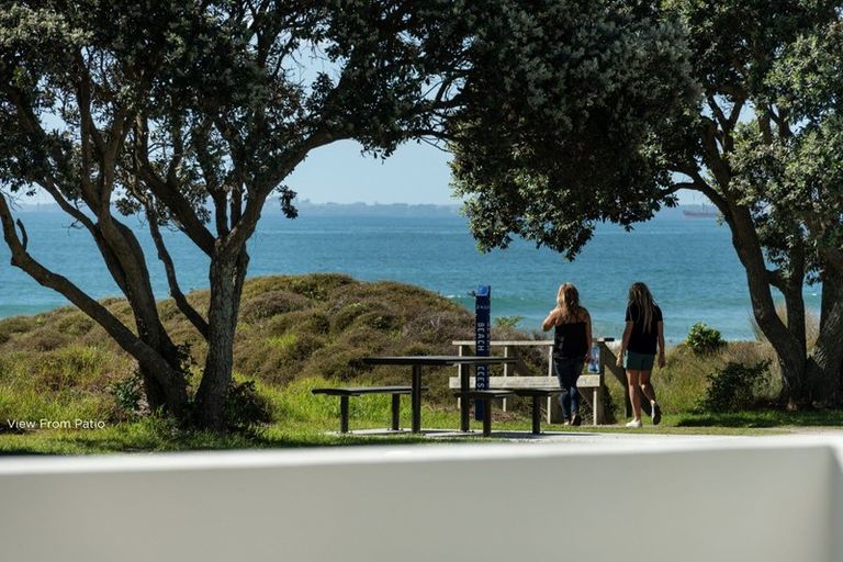 Photo of property in 135 Marine Parade, Mount Maunganui, 3116