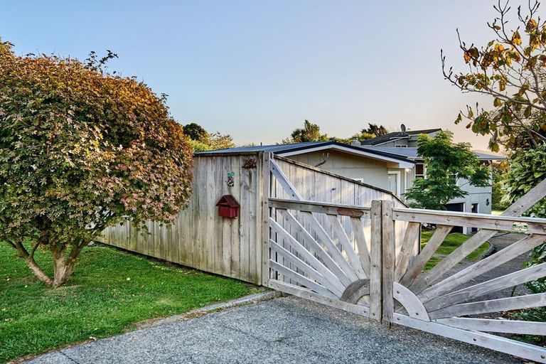 Photo of property in 70 Winara Avenue, Waikanae, 5036