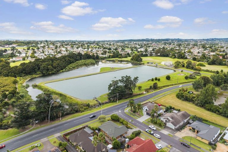 Photo of property in 52 Wattle Farm Road, Wattle Downs, Auckland, 2103