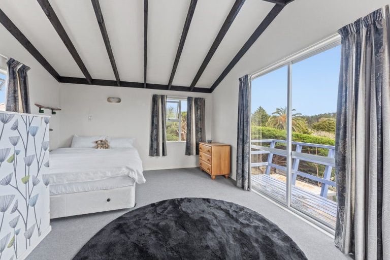 Photo of property in 16 Arthur Street, Waikawa Beach, Levin, 5573