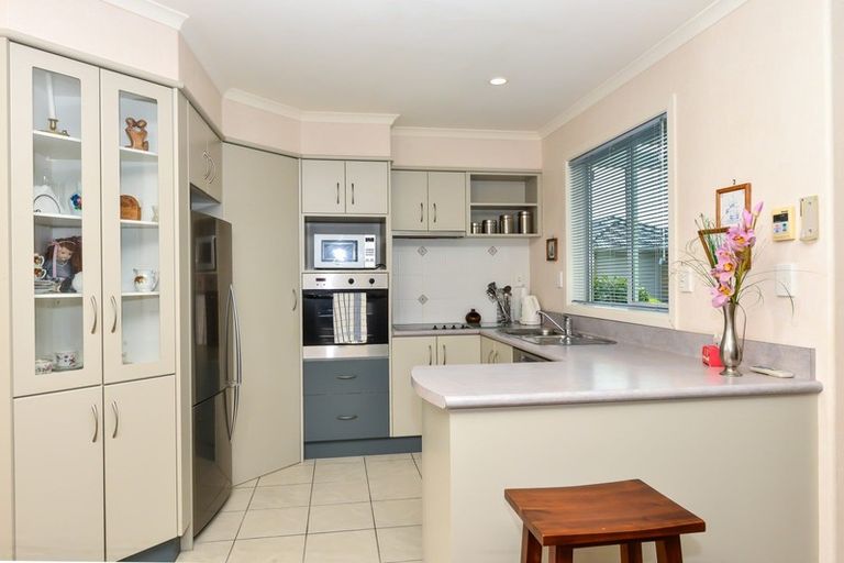 Photo of property in 14 Sovereign Isle Lane, Rototuna, Hamilton, 3210
