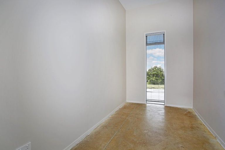 Photo of property in 58 Old Barn Road, Opaheke, Papakura, 2584