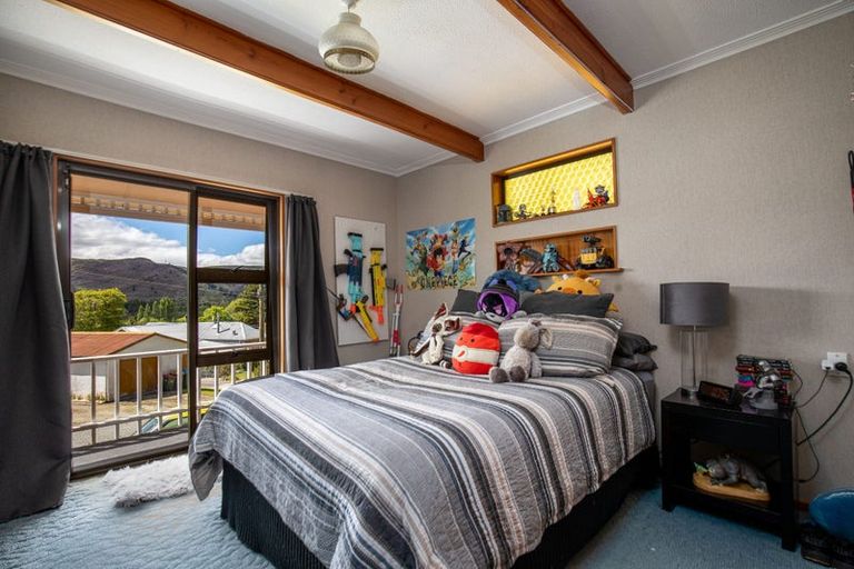 Photo of property in 45 Branxholm Street, Roxburgh, 9500