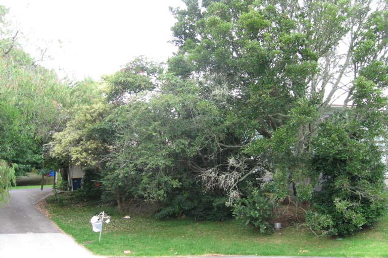Photo of property in 19 Beswick Place, Birkdale, Auckland, 0626
