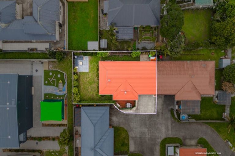 Photo of property in 2/8 Crewe Close, Albany, Auckland, 0632