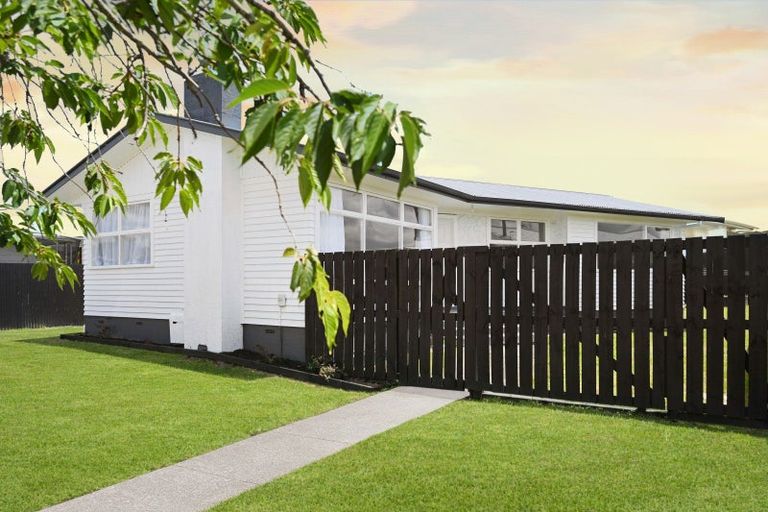 Photo of property in 10 Pamela Place, Deanwell, Hamilton, 3206
