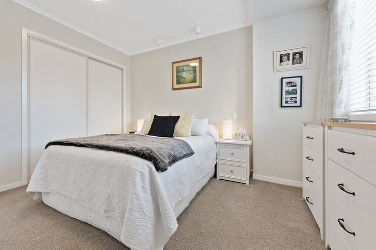 Photo of property in 192 Landmark Terrace, Orewa, 0931